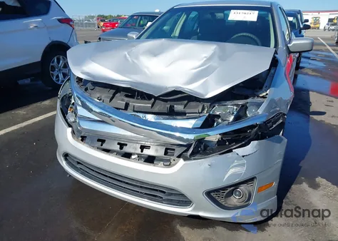 2010 Ford Fusion Se z USA, uszkodzony, nr VIN 3FAHP0HA5AR401823